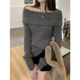 GETADME 2024 Sexy White Flat-neck Sweater Base with Feminine Collarbone Off-the-shoulder Sweater for Slimming Out Wear